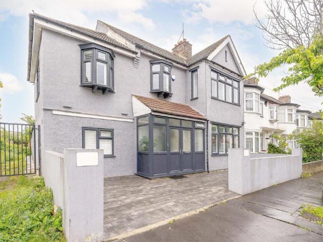 House for sale in London Borough of Croydon, Thornton Heath