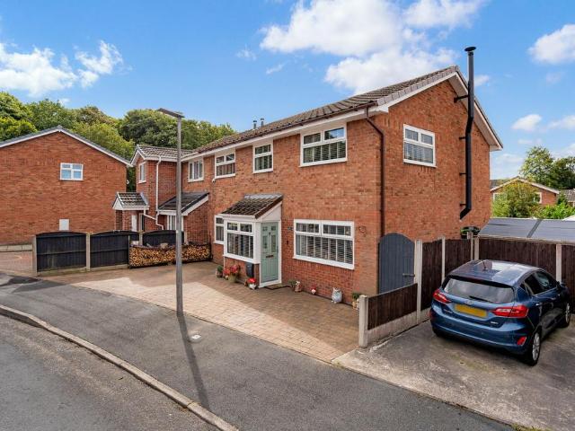 House for sale in Beechwood, Halton