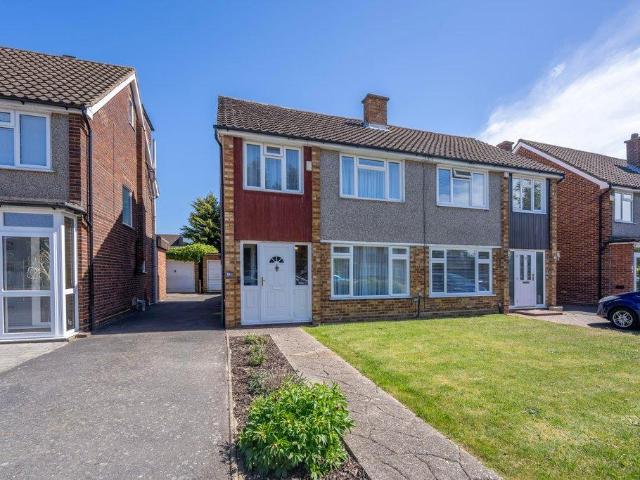 House for sale in Chattern Hill, Spelthorne