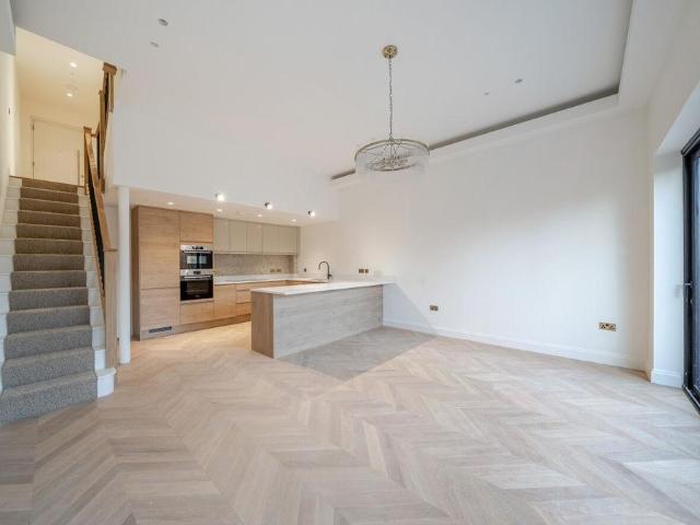 House for sale in London Borough of Croydon, Purley