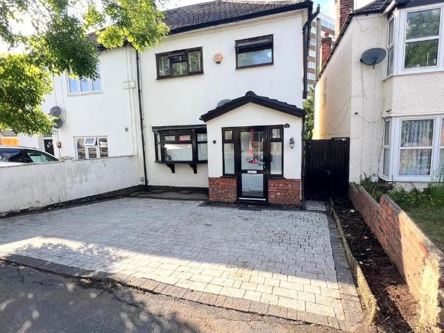 House for sale in Navestock Side, Essex