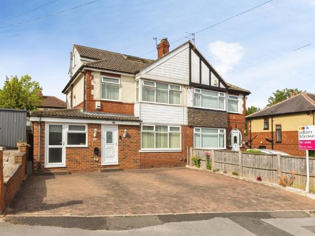 House for sale in Farsley, West Yorkshire