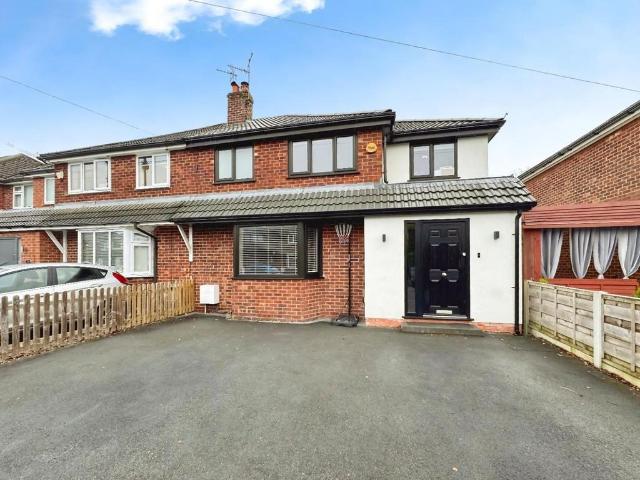 House for sale in Pownall Park, Wilmslow