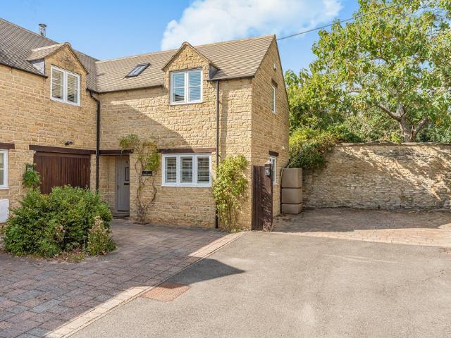 House for sale in Black Bourton, Oxfordshire