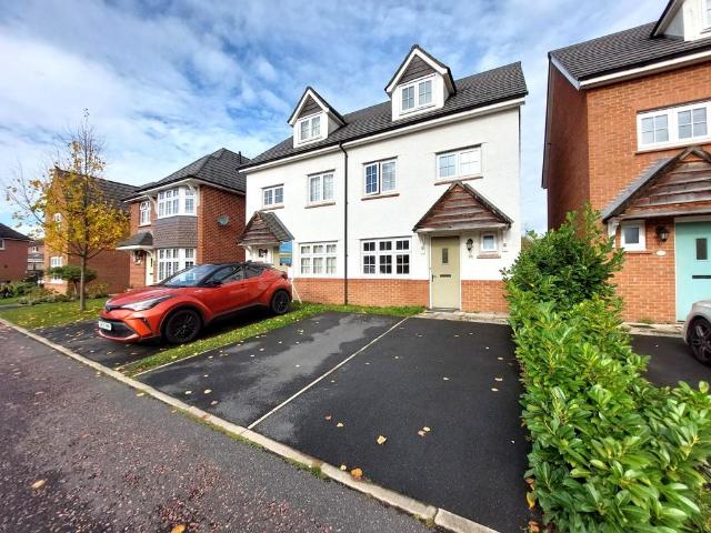 House for sale in Besses o' th' Barn, Bury