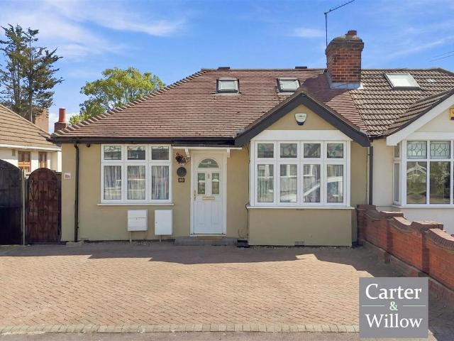 House for sale in Dagenham, Greater London