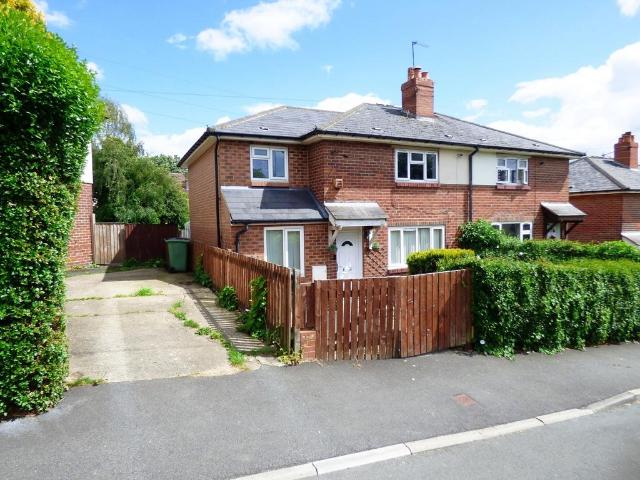 House for sale in Farnley, West Yorkshire