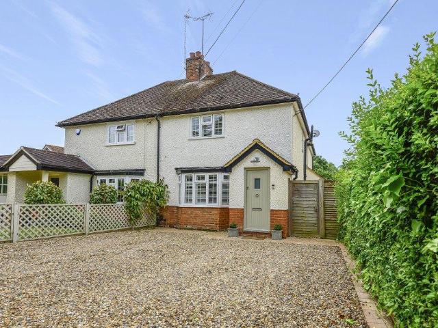 House for sale in Woodley