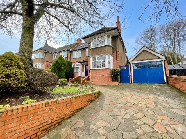 House for sale in Spring Park, Luton