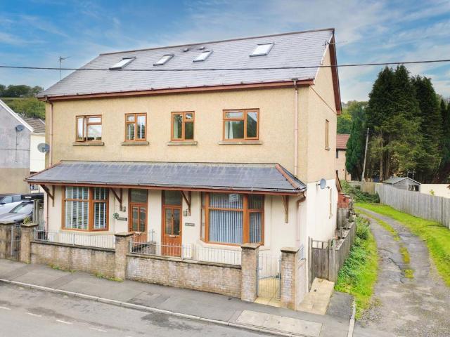 House for sale in Tonyrefail