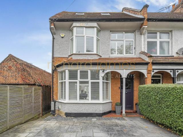 House for sale in Mill Hill, Greater London