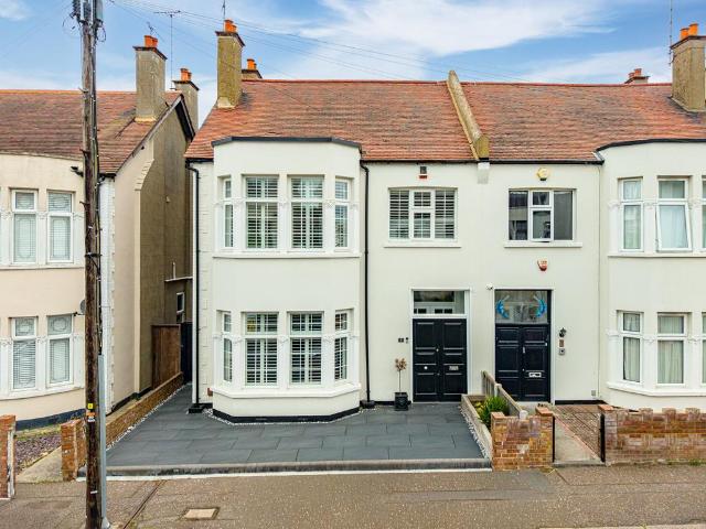 House for sale in Alton Barnes, Essex