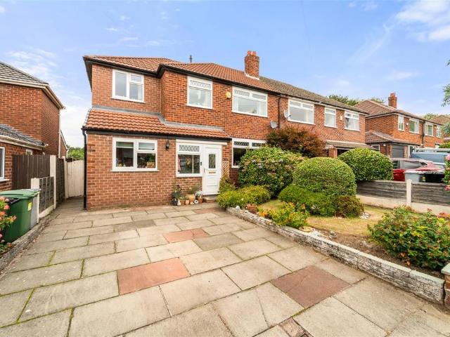 House for sale in Ashton upon Mersey, Trafford Park