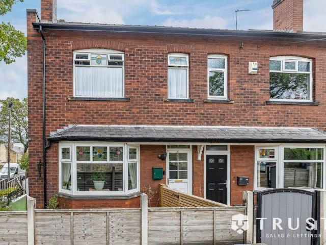 House for sale in Batley, West Yorkshire