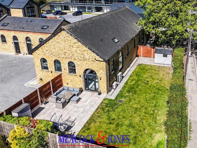 House for sale in Navestock Side, Essex