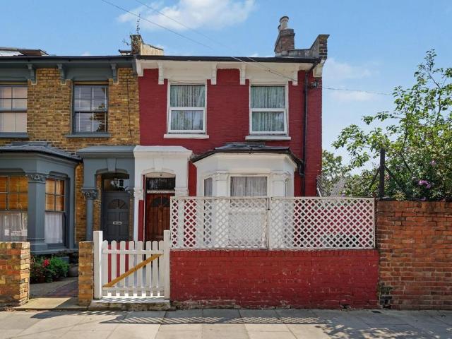 House for sale in Stamford Hill, Greater London