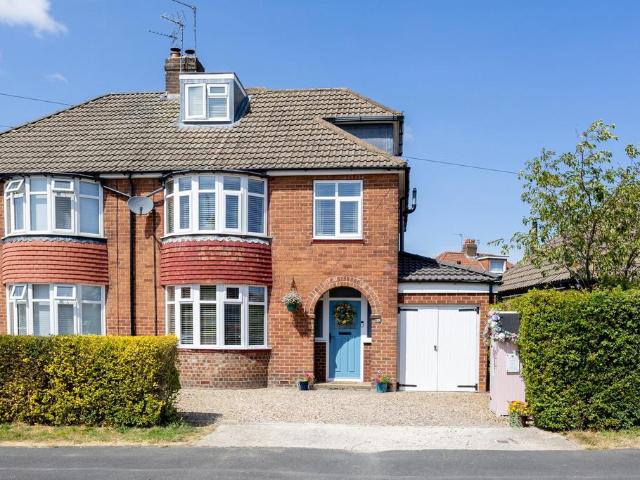 House for sale in High Field, York