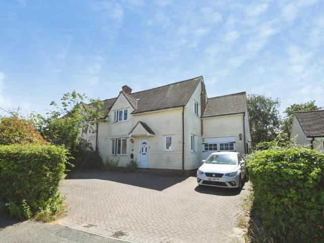 House for sale in Chipping Hill, Essex
