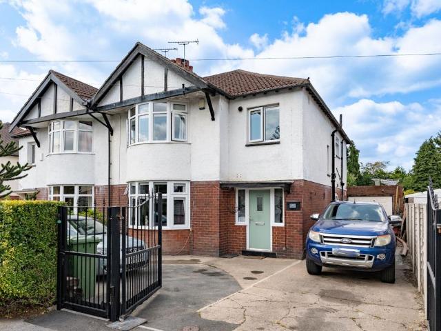 House for sale in Cookridge, West Yorkshire