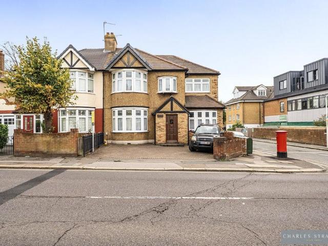 House for sale in Gidea Park, Greater London