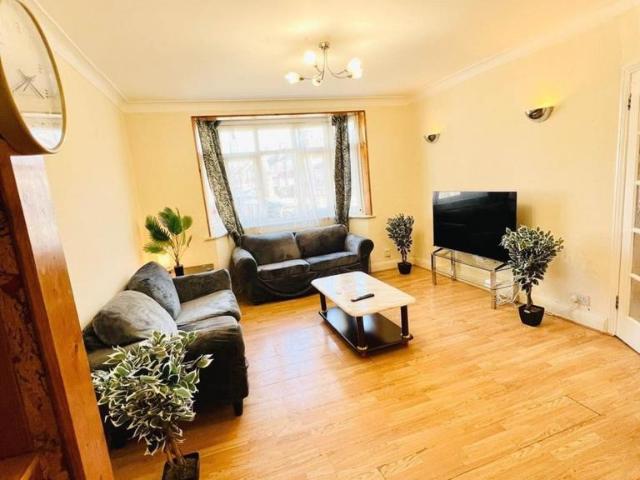 House for sale in Hayes, Greater London