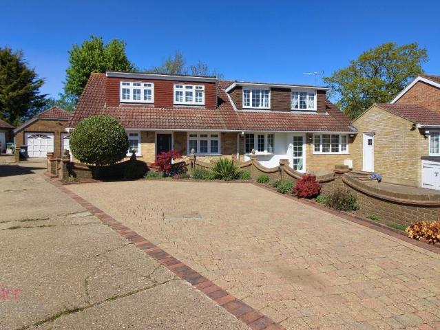 House for sale in The Butts, Kent