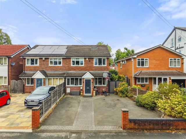 House for sale in Ashton upon Mersey, Trafford Park