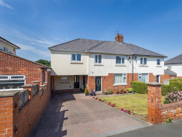 House for sale in Alnwick, Northumberland