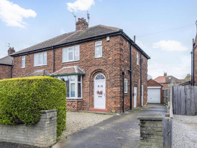 House for sale in High Field, York