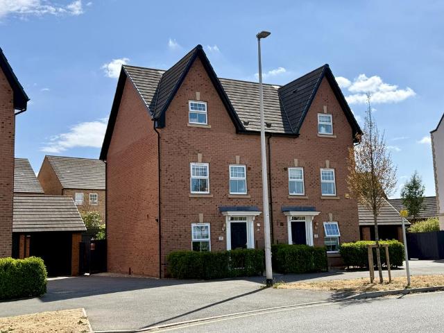 House for sale in Green Close, Warwickshire