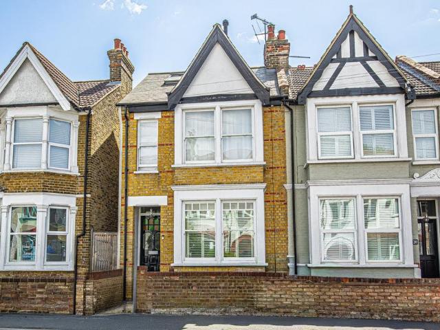 House for sale in Alton Barnes, Essex