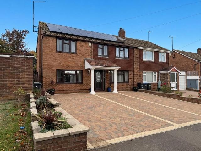 House for sale in Sunnyside, West Northamptonshire
