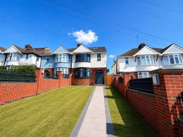 House for sale in Northampton, Northamptonshire