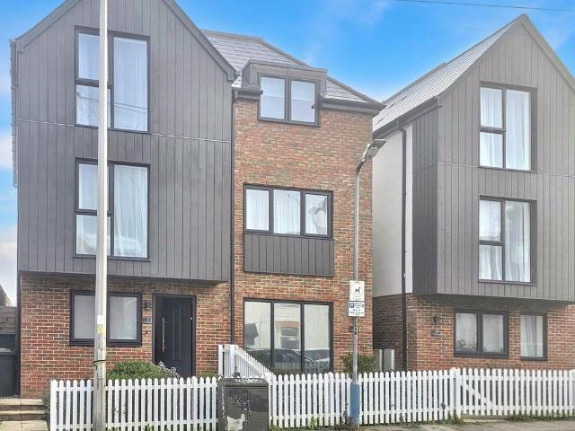 House for sale in Brook Street, Bourne Vale