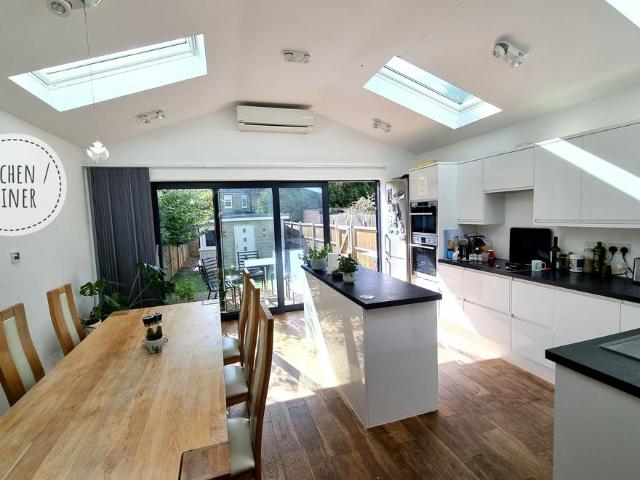 House for sale in Tolworth, Greater London