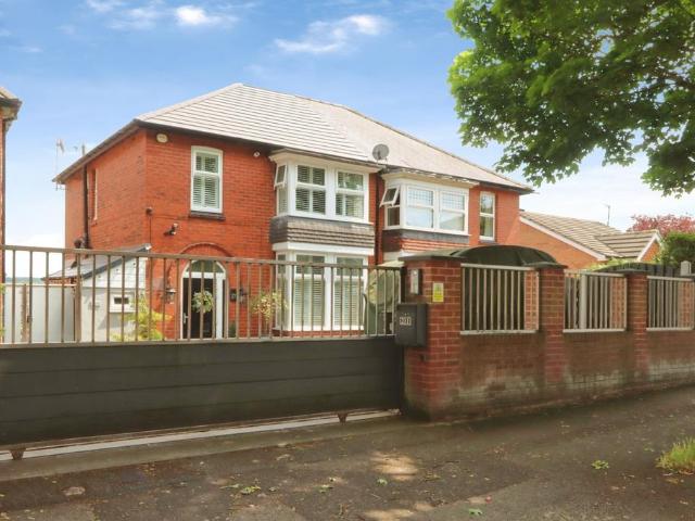 House for sale in Clifton, South Yorkshire