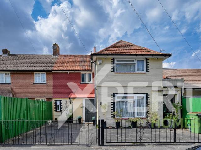 House for sale in Pachesham Park, Surrey