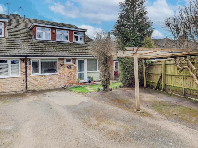 House for sale in Penn, Tylers Green