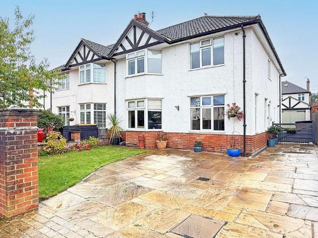 House for sale in Hookstone, Harrogate