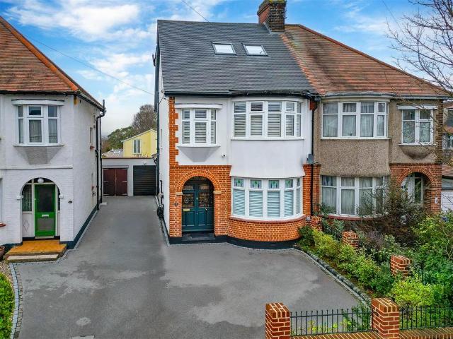 House for sale in Alton Barnes, Essex
