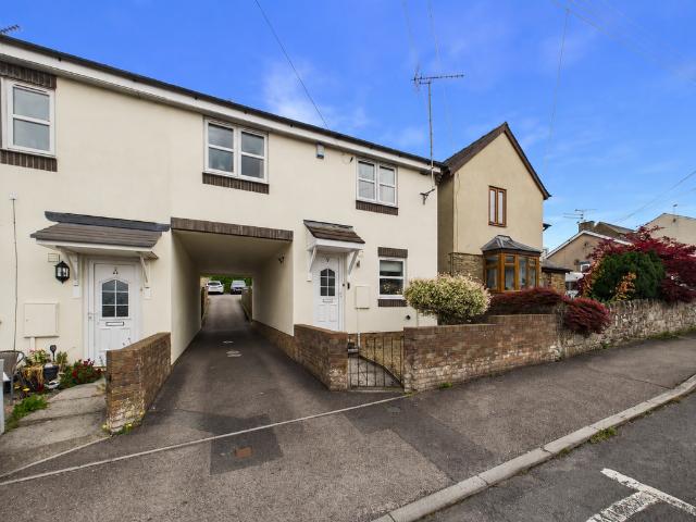 House for sale in Bromsberrow Heath, Gloucestershire