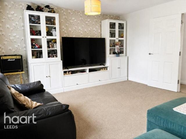 House for sale in Lower Wyke, West Yorkshire