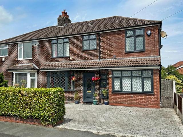 House for sale in Timperley, Trafford Park