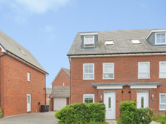 House for sale in Lower Farm Estates, Camp Hill