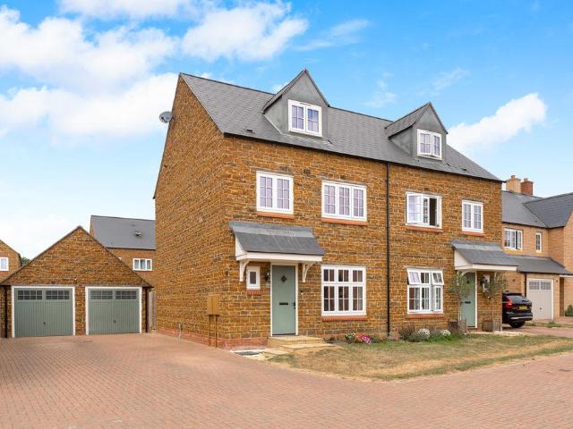 House for sale in Evershot, Oxfordshire