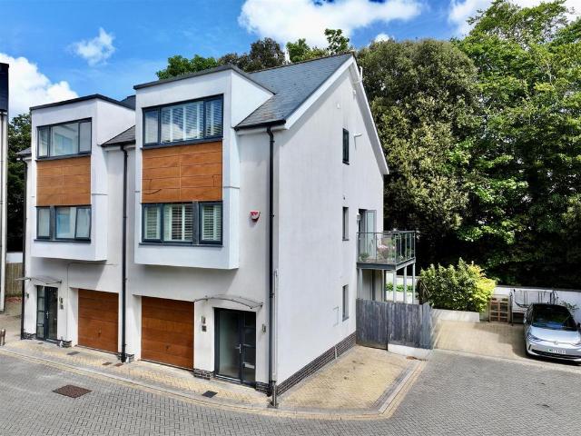House for sale in Mount Wise