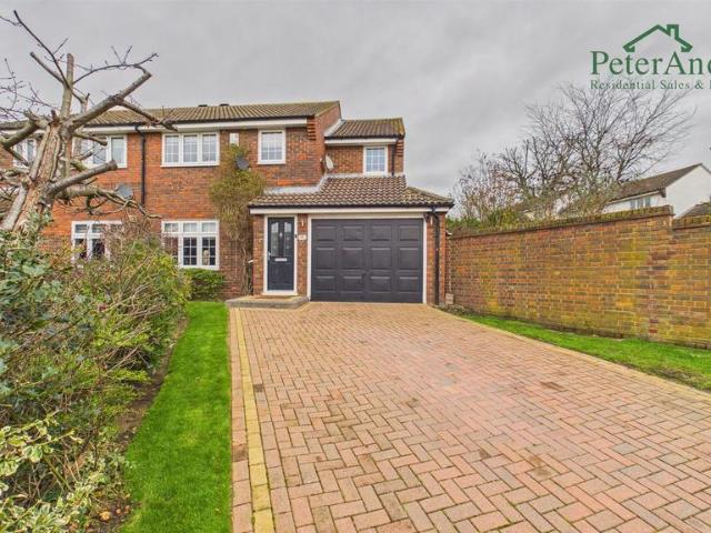 House for sale in London Borough of Redbridge, Greater London