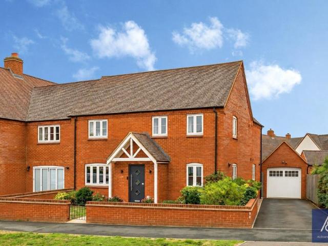 House for sale in Brackley, Northamptonshire