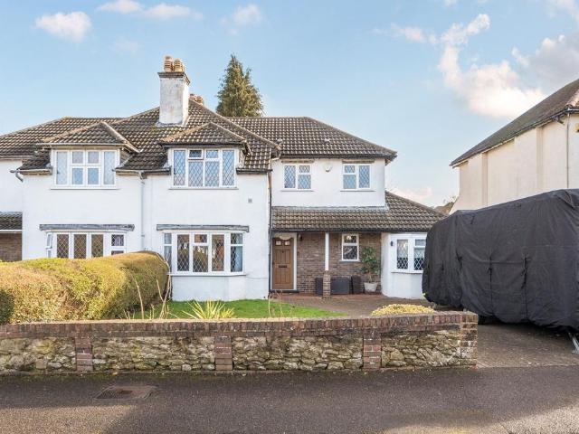 House for sale in London Borough of Croydon, Sanderstead