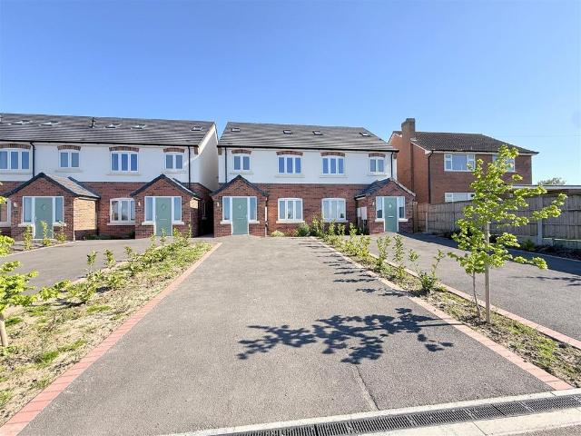 House for sale in Barton In Fabis, East Midlands
